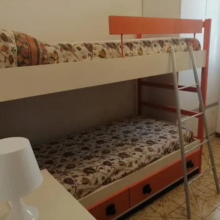 Vicino Al Mare Apartment *